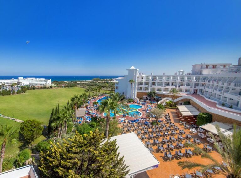 Incertidumbre en el sector hotelero de Mojácar ante la Semana Santa